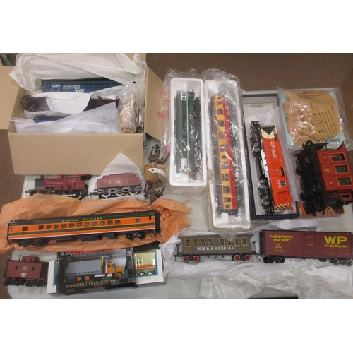 377 - Unboxed O gauge locomotives, coaches, wagons and track, generally very good to excellent, includes 4... 