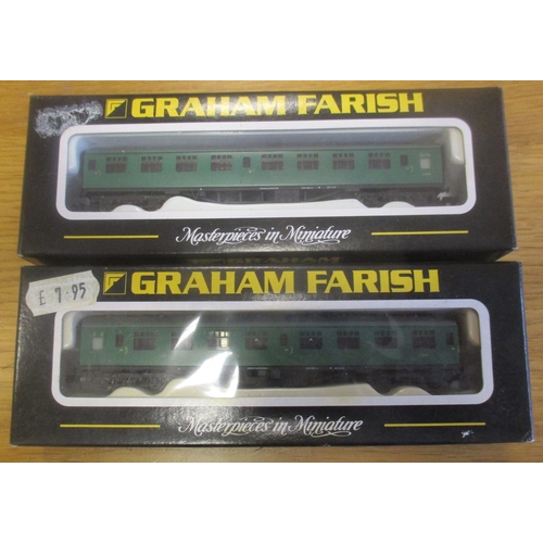 400 - Range of N gauge locomotives and coaches, with Graham Farish 372-300 and 374-051 (2) mint in excelle... 