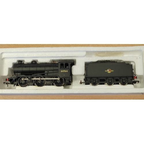 425 - Bachmann. Range of OO gauge J39 class locomotives with tenders, generally mint in very good boxes, w... 