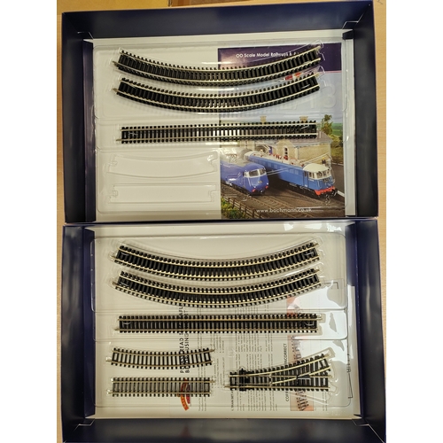 433 - Bachmann. Pair of OO gauge electric train sets mint in excellent to near mint boxes with 30-052 West... 