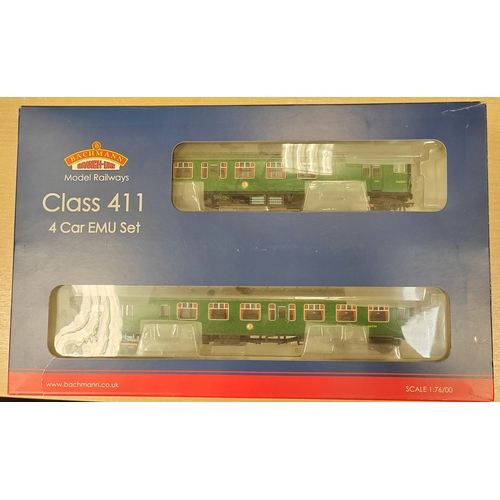 433 - Bachmann. Pair of OO gauge electric train sets mint in excellent to near mint boxes with 30-052 West... 