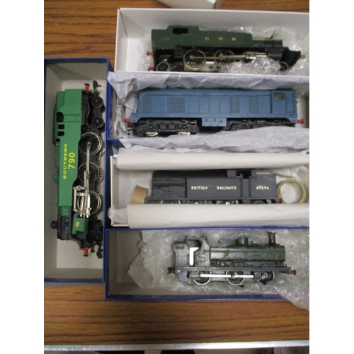 646 - Hornby Dublo. Collection of locomotives including steam with tenders, tanks and diesel shunter gener... 