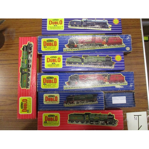 647 - Hornby Dublo. Collection of locomotives including Cardiff Castle 4079 4-6-0 No 2221, City of Liverpo... 