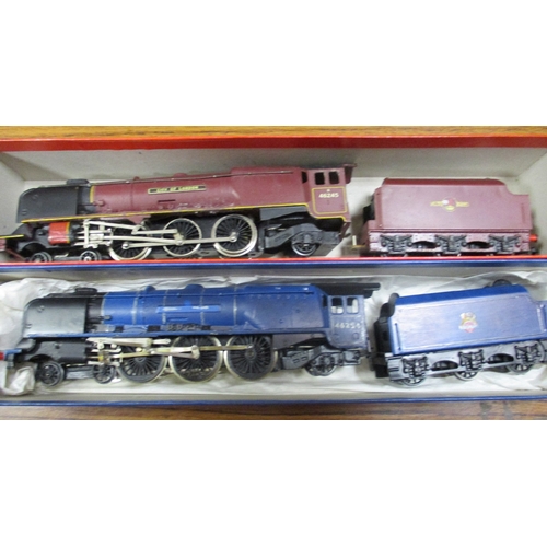 649 - Hornby Dublo. Collection of locomotives including boxed City of London 46245 4-6-2 No 2226, tank 480... 