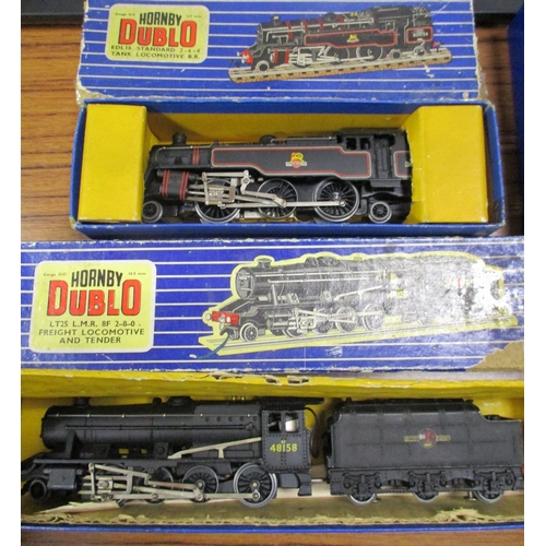 675 - Hornby Dublo. Collection of tank locomotives with 80054 2-6-4 No EDLI8, 48158 2-8-0 No LT25, 80059 2... 