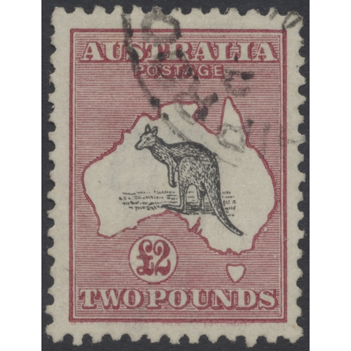 114 - Australia. Impressive KGV-KGVI U/FU coln on hingeless album leaves. Strength in 'Roos incl 1913-14 s... 