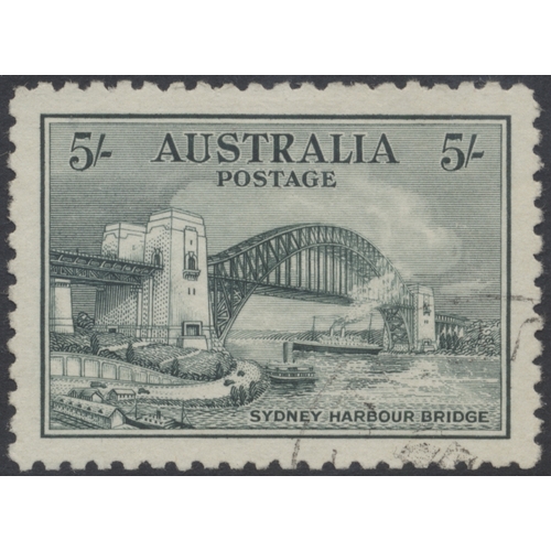 114 - Australia. Impressive KGV-KGVI U/FU coln on hingeless album leaves. Strength in 'Roos incl 1913-14 s... 