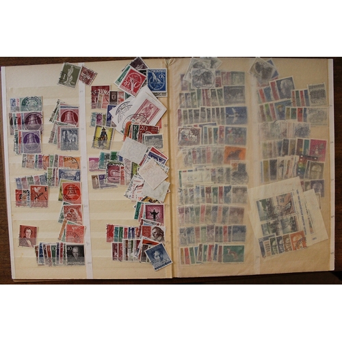 167 - West Berlin. 1949-80 fine used coln on stockpages incl 1949-54 Buildings, 1949 UPU, Goethe, Relief F... 