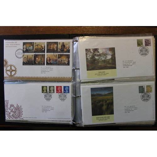 200 - QV-QEII mostly covers coln in albums, binders, loose and envelopes, incl pre-stamp entires, QV-KGV c... 