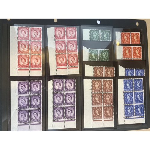 261 - A mint coln of the QEII Wildings graphite lines issues in cyl blocks of 6 and bklt panes incl 1957 w... 