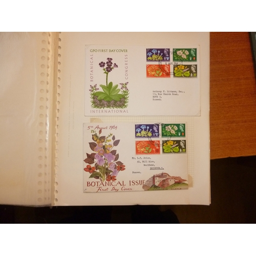 302 - FDCs collection in 22 albums with a range up to 2011. The collection starts with 2 QV (non first day... 