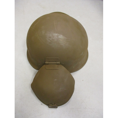 168 - USAAF Air Gunner's head gear displayed on polystyrene head with:
1. Tan cloth flight cap, size small... 