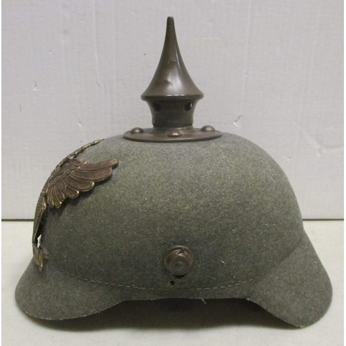 171 - WW1 Baden enlisted man's ersatz felt pickelhaube, with helmet plate and spike and base, rosettes and... 