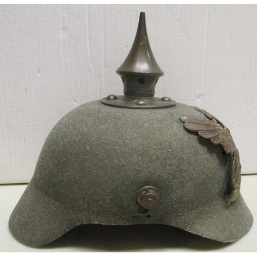 171 - WW1 Baden enlisted man's ersatz felt pickelhaube, with helmet plate and spike and base, rosettes and... 