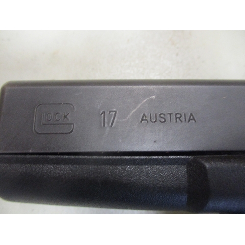 94 - Austrian Glock 17 9mm semi-automatic pistol No BTB166, slide stamped Glock 17 Austria 9x19, extremel... 