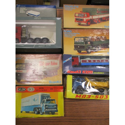 187 - Collection of lorries including ranges from 1/18 scale Eagle collectables (3), Burago (8), Corgi (19... 