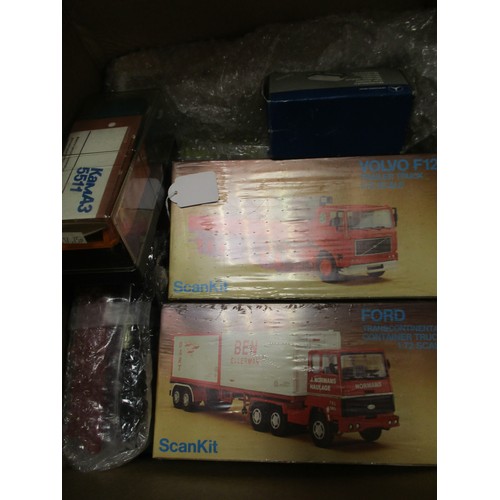 187 - Collection of lorries including ranges from 1/18 scale Eagle collectables (3), Burago (8), Corgi (19... 