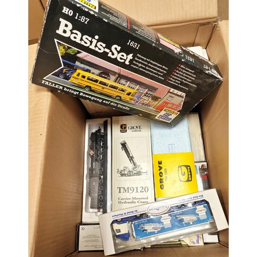 191 - Collection of diecast models (some boxed plus some loose with accompanying boxes), kits, N gauge tra... 