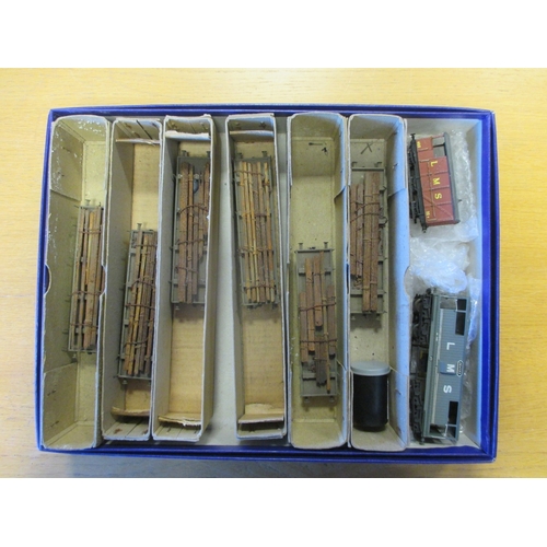 455 - OO gauge unboxed collection of coaches and wagons, generally excellent, some kit built/ scratch buil... 