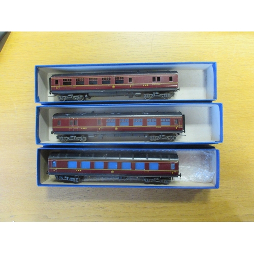 495 - Exley. LMS 'Southport' 3-car unit with Bachmann chassis fitted, driving cabs to each end, generally ... 