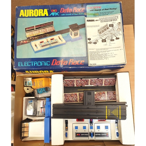 160 - Aurora. AFX Range generally very good to excellent in fair to good boxes with set No.1430 Electronic... 