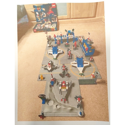 161 - Lego. Space series collection generally very good to excellent unboxed with some accompanying fair t... 