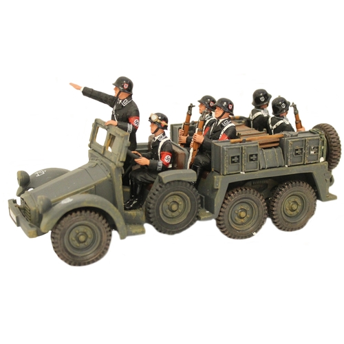 193 - King & Country. Berlin 38 LAH Recce Truck No LAH079 with 6 figures, mint in excellent box. (See phot... 