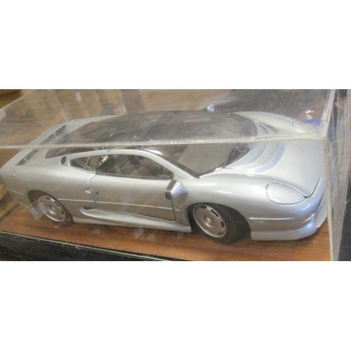 207 - Large collection of cars, generally mint in excellent to near mint boxes or very good to excellent i... 