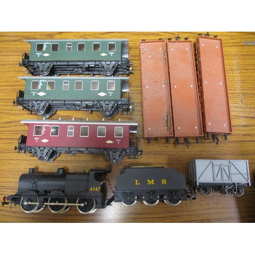 282 - Kit Built. Collection of O gauge kit built coach (1), wagons (22), plus O gauge locomotive (1), coac... 