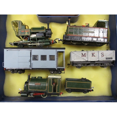 309 - Collection of On30 gauge with locomotives (3), coaches (4) and wagons (4) generally excellent. (B)