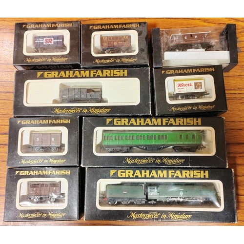 311 - Graham Farish. Collection generally very good to mint with locomotive No.1507, 34066, coaches, wagon... 