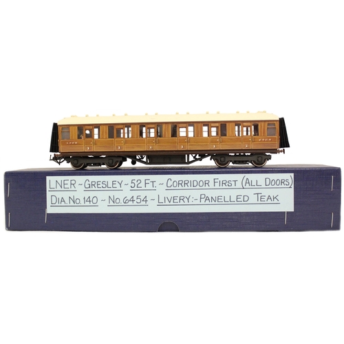 388 - Lawrence Scale Models. Range of OO gauge kit built Gresley LNER panelled teak coaches, generally nea... 