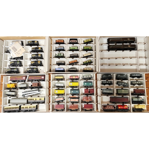 420 - Collection generally very good to excellent mostly unboxed OO gauge coaches and wagons from Dapol, H... 