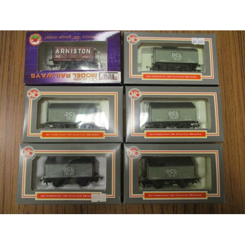 439 - Collection of boxed OO gauge wagons Bachmann (49 wagons), Dapol (6) and Mainline (2) generally mint ... 