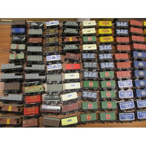 445 - Collection of mixed unboxed OO gauge wagons (245) plus coaches (8) generally good to excellent. Qty ... 