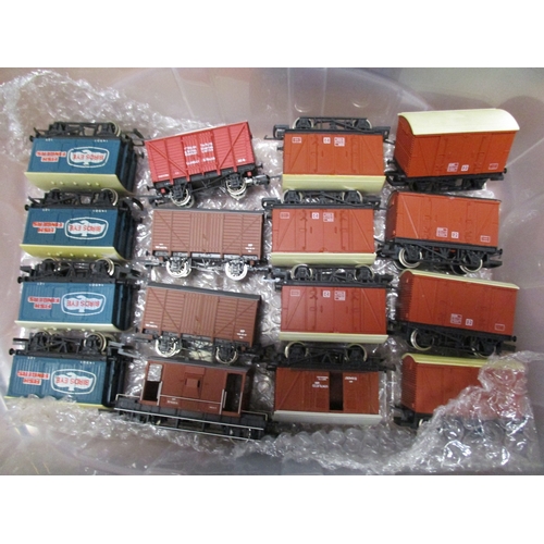 445 - Collection of mixed unboxed OO gauge wagons (245) plus coaches (8) generally good to excellent. Qty ... 