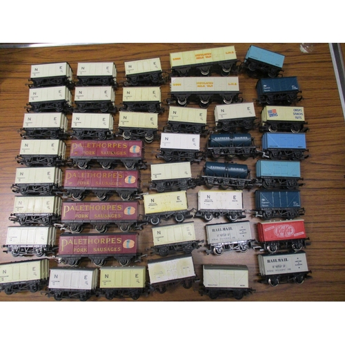 445 - Collection of mixed unboxed OO gauge wagons (245) plus coaches (8) generally good to excellent. Qty ... 