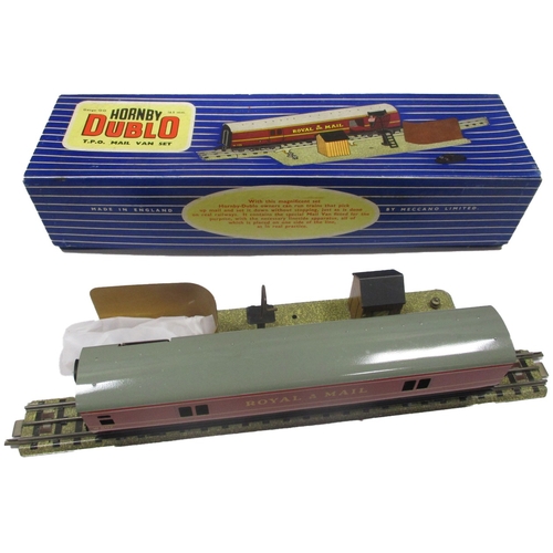 509 - Hornby Dublo. Boxed OO gauge collection of two locomotives, various coaches, wagons and accessories.... 