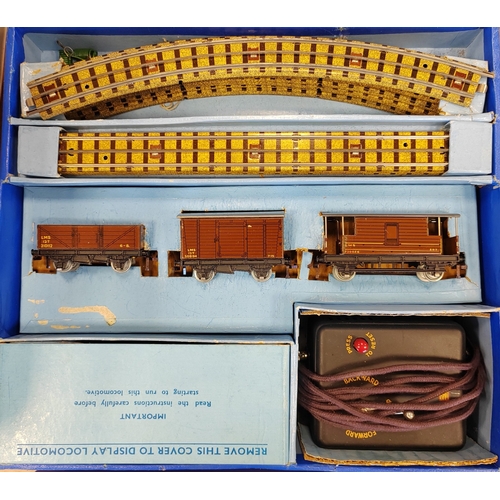 515 - Hornby Dublo. Range generally very good in fair to good boxes with No.EDG7 Tank good train, EDP2 Pas... 