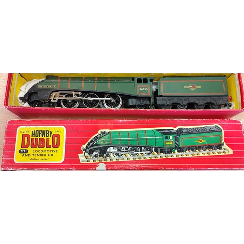 516 - Hornby Dublo. generally very good in fair to good boxes with set 2007 0-6-0 tank passenger train S.R... 