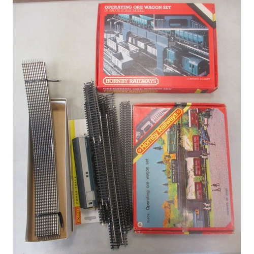 540 - Hornby. Collection of OO gauge coaches, wagons, buildings and track, generally excellent to mint in ... 