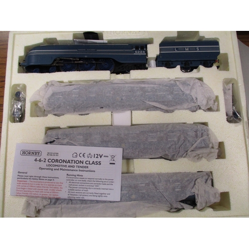 541 - Hornby. Collection of OO gauge locomotive sets (6) appear complete and all locomotives present plus ... 