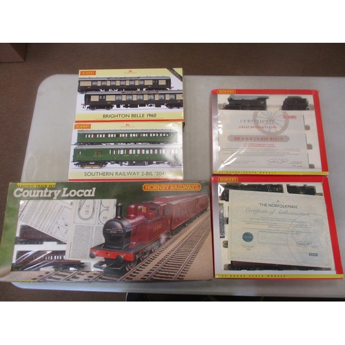 549 - Hornby. Range of OO gauge train packs, generally mint in excellent to near mint boxes, with R2134M '... 