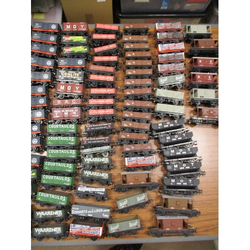 565 - Mainline. Collection of unboxed OO gauge wagons generally good to excellent. Qty 180 approx (B)