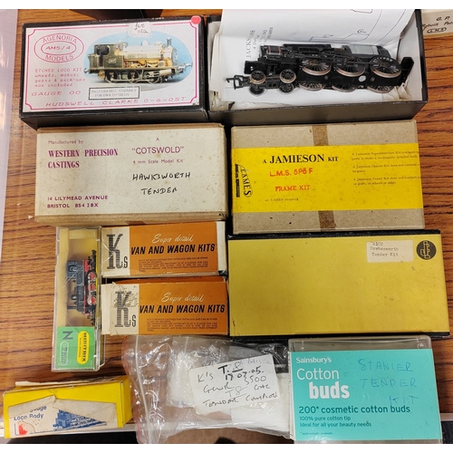 570 - OO gauge collection of unmade kits generally excellent mint in good to good plus boxes, believed com... 