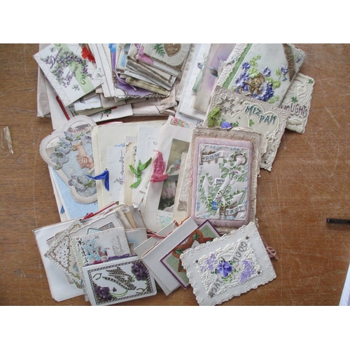 83 - Misc. coln. of loose cards in mxd. cond. Few UK topo., comic, cats, children, greetings, pretty girl... 