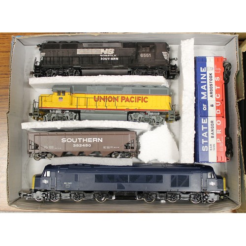 456 - A collection of generally good to excellent unboxed locomotives (7), coaches (12) and wagons (26). (... 