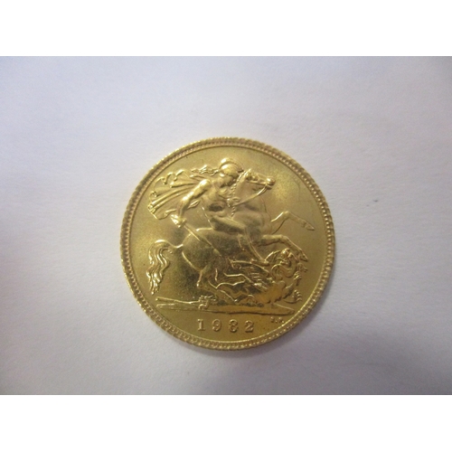 566 - Investment Gold lot - documents required. 1982 half sovereign near uncirculated. (Y)