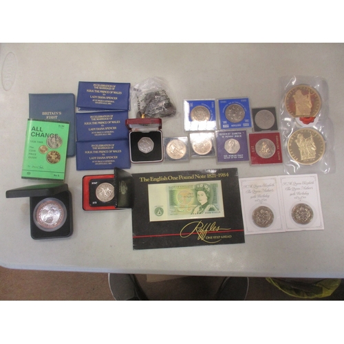 887 - Range of mostly GB coins, generally very fine, includes Australia $2 Kookaburra 1993, Canada $1 1973... 