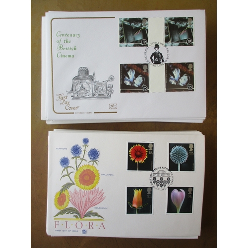 358 - 1970s-80s GB FDCs coln in 16 cover albums and loose, mostly Cotswald covers, with special h/s seen t... 